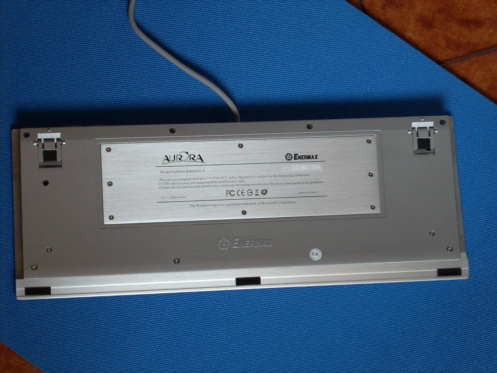 Risorsa grafica - foto, screenshot o immagine in genere - relativa ai contenuti pubblicati da hwsetup.it | Nome immagine: enermax_aurora_vista_posteriore.jpg