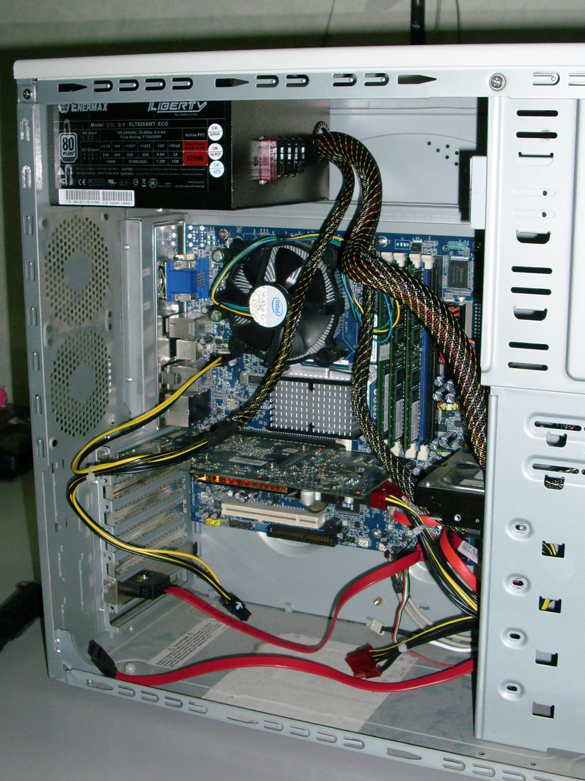 Risorsa grafica - foto, screenshot o immagine in genere - relativa ai contenuti pubblicati da hwsetup.it | Nome immagine: enermax_liberty_eco_elt620awt_11.jpg