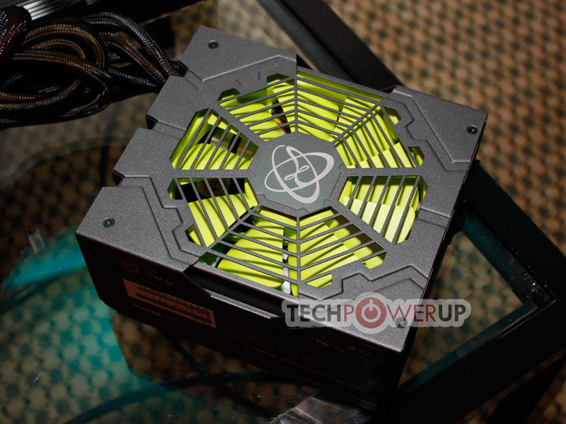 Immagine pubblicata in relazione al seguente contenuto: Foto di una Radeon HD 4770 e di una PSU prodotti da XFX | Nome immagine: news10643_2.jpg
