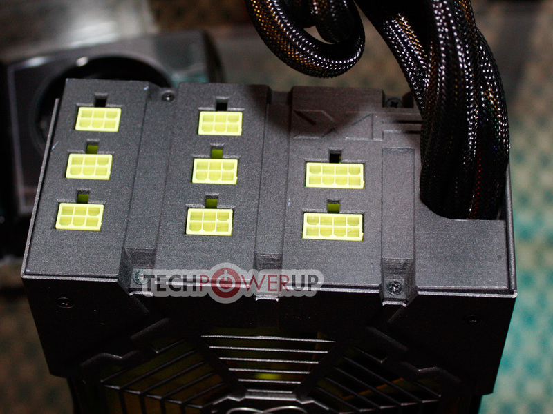 Immagine pubblicata in relazione al seguente contenuto: Foto di una Radeon HD 4770 e di una PSU prodotti da XFX | Nome immagine: news10643_3.jpg