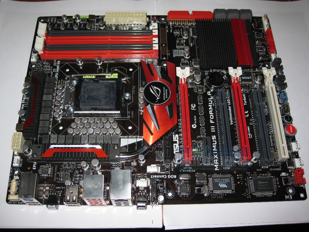 Immagine pubblicata in relazione al seguente contenuto: Foto della mobo ASUS ROG P55 Maximus III Formula per Core i5 | Nome immagine: news10699_1.jpg