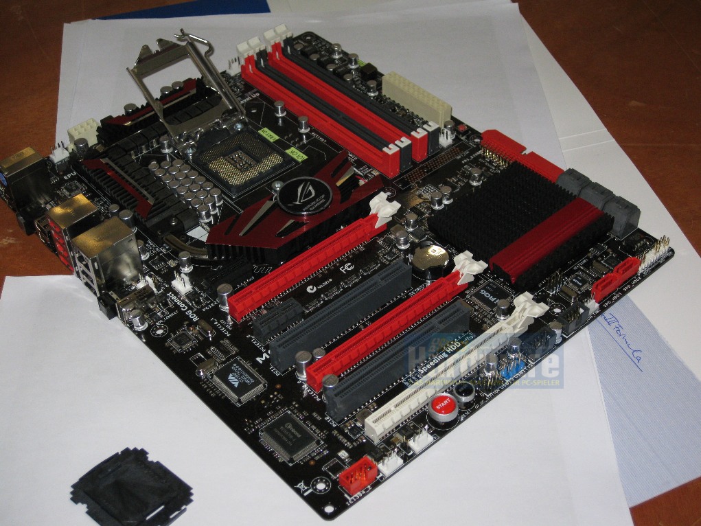 Immagine pubblicata in relazione al seguente contenuto: Foto della mobo ASUS ROG P55 Maximus III Formula per Core i5 | Nome immagine: news10699_2.jpg