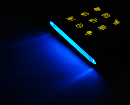 Immagine pubblicata in relazione al seguente contenuto: OCZ Technology annuncia la tastiera Sabre OLED per il gaming | Nome immagine: news10780_4.jpg