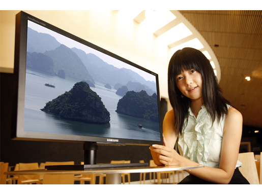 Immagine pubblicata in relazione al seguente contenuto: Samsung commercializza i monitor professionali SyncMaster 80 | Nome immagine: news10981_2.jpg