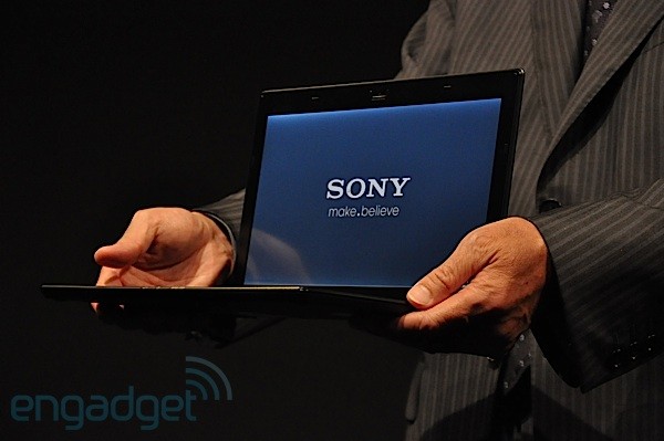 Immagine pubblicata in relazione al seguente contenuto: Sony mostra un sample del nuovo notebook ultra-sottile VAIO X | Nome immagine: news11352_1.jpg