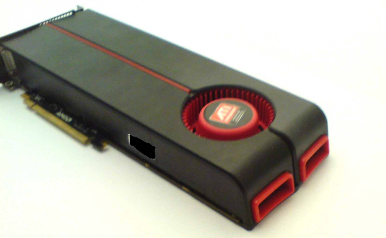 Immagine pubblicata in relazione al seguente contenuto: Foto della scheda grafica DirectX 11 ATI Radeon HD 5870 di AMD | Nome immagine: news11417_3.jpg