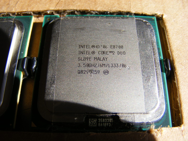 Immagine pubblicata in relazione al seguente contenuto: Foto e specifiche ufficiose della cpu Core 2 Duo E8700 di Intel | Nome immagine: news11954_1.jpg