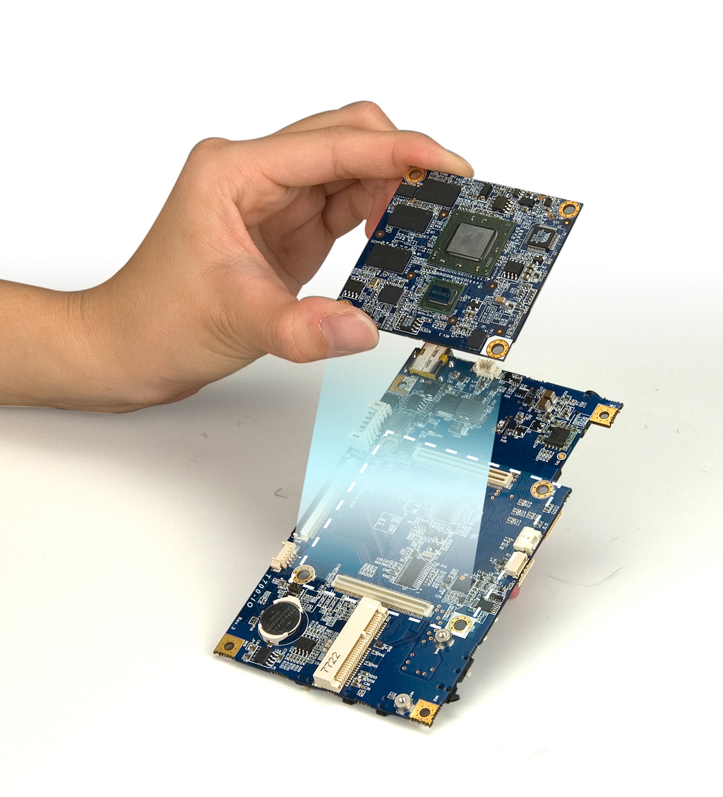 Immagine pubblicata in relazione al seguente contenuto: VIA annuncia il form factor Mobile-ITX per sistemi in miniatura | Nome immagine: news12018_3.jpg