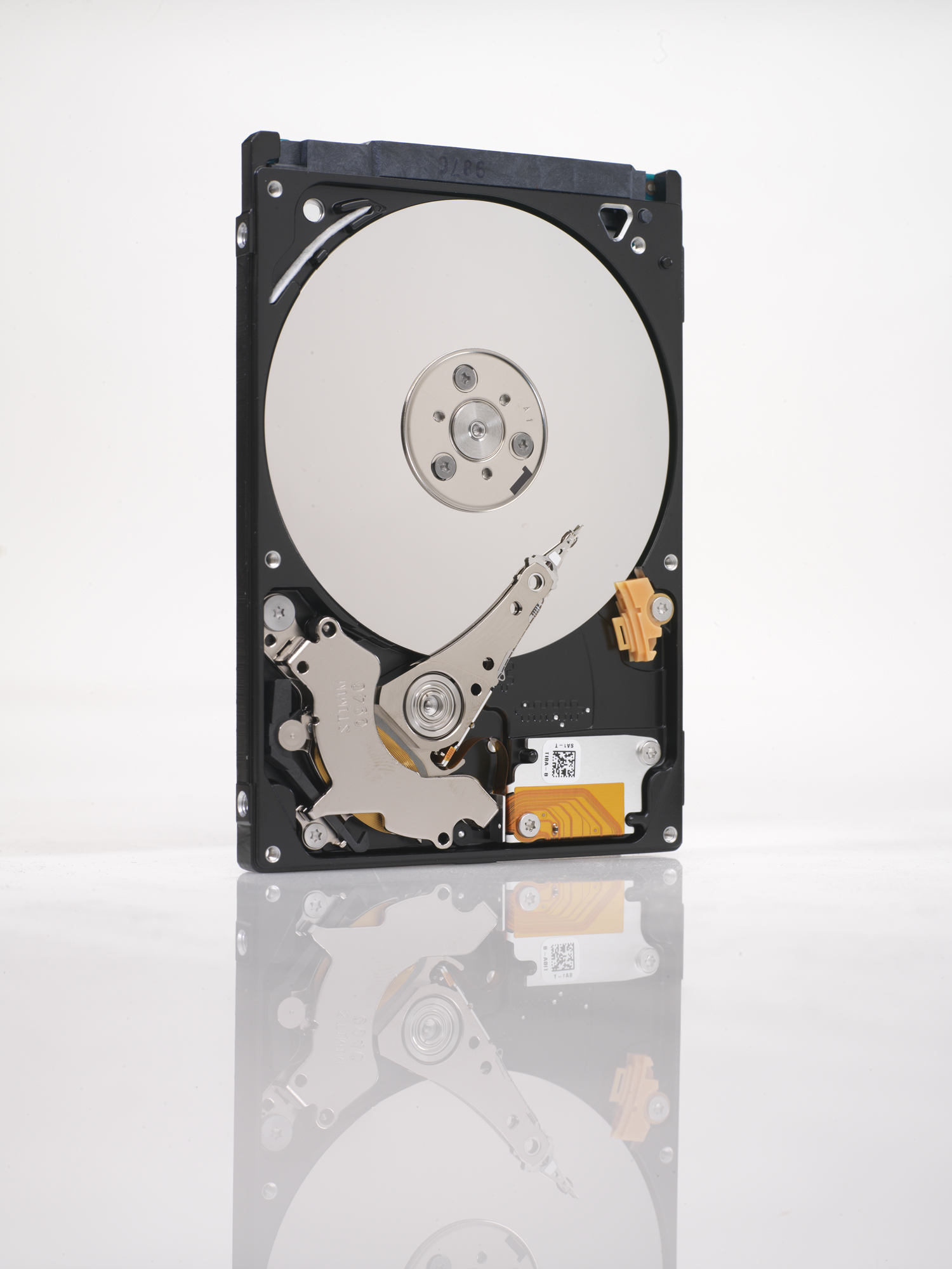 Immagine pubblicata in relazione al seguente contenuto: Seagate annuncia Momentus Thin, gli HDD pi sottili al mondo | Nome immagine: news12098_1.jpg