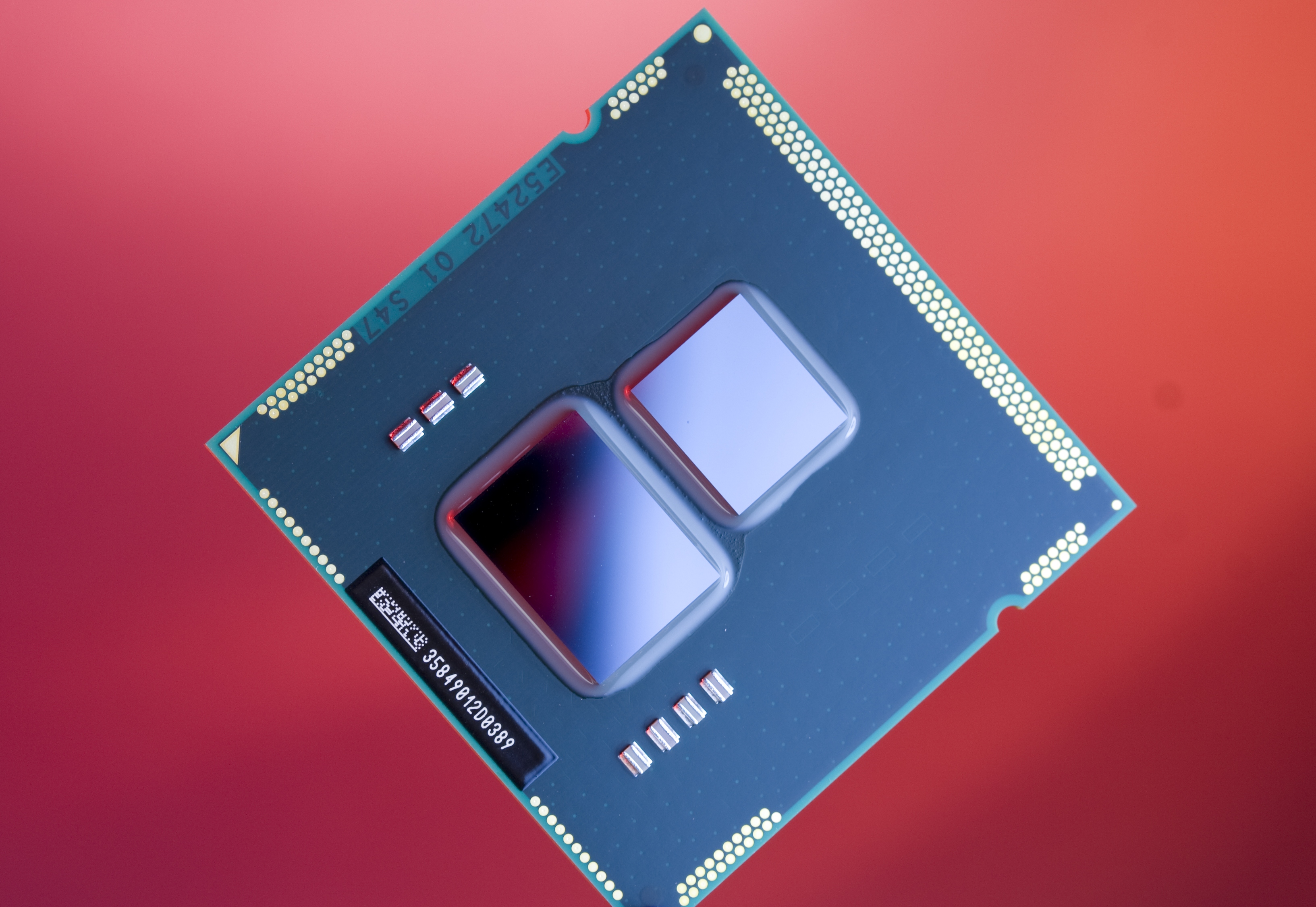 Immagine pubblicata in relazione al seguente contenuto: Intel pubblica le foto delle cpu Core i3 Clarkdale e i5 Arrendale | Nome immagine: news12100_2.jpg