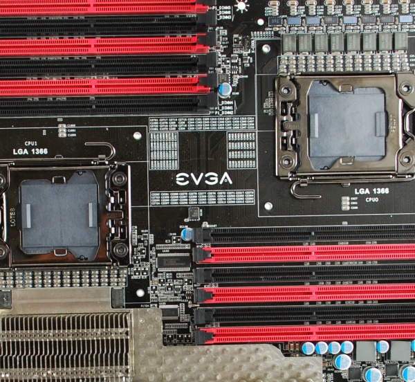 Media asset in full size related to 3dfxzone.it news item entitled as follows: EVGA mostra una mobo dual-socket per cpu Intel socket LGA-1366 | Image Name: news12198_1.jpg