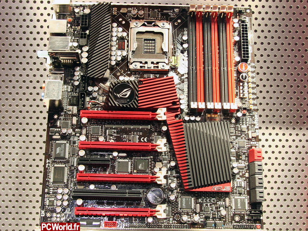 Media asset in full size related to 3dfxzone.it news item entitled as follows: Rampage III Extreme: ASUS  pronta per i Core i7 980X a 6 core | Image Name: news12262_7.jpg