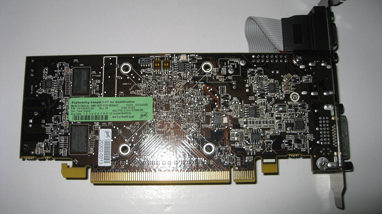 Immagine pubblicata in relazione al seguente contenuto: Foto di una card basata sulla gpu Cedar (Radeon HD 5400/5500) | Nome immagine: news12290_2.jpg