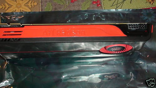 Immagine pubblicata in relazione al seguente contenuto: Foto della video card ATI Radeon HD 5870 Eyefinity Edition | Nome immagine: news12315_2.jpg