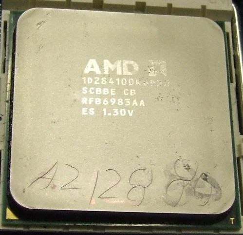 Immagine pubblicata in relazione al seguente contenuto: Le foto di un processore AMD Phenom II X6 Thuban a sei core | Nome immagine: news12659_6.jpg