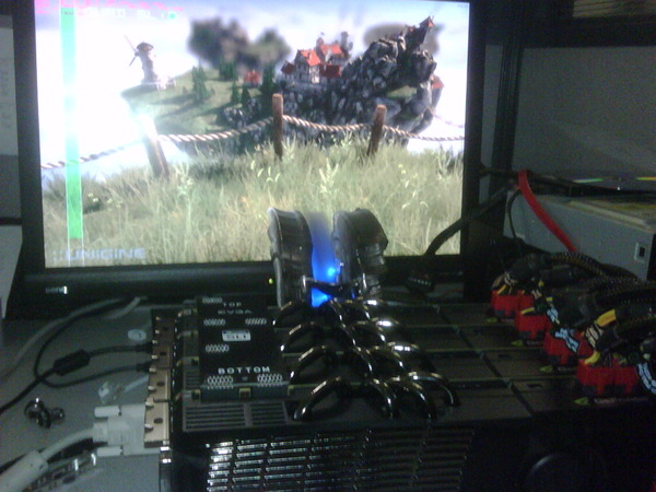 Media asset in full size related to 3dfxzone.it news item entitled as follows: EVGA mostra quattro video card GeForce GTX 480 in 4-Way SLI | Image Name: news12904_2.jpg