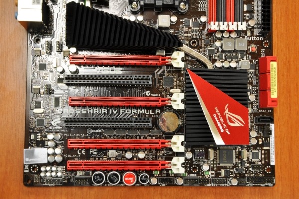 Immagine pubblicata in relazione al seguente contenuto: Foto e specifiche della mobo ASUS R.O.G. Crosshair Formula IV | Nome immagine: news12916_5.jpg
