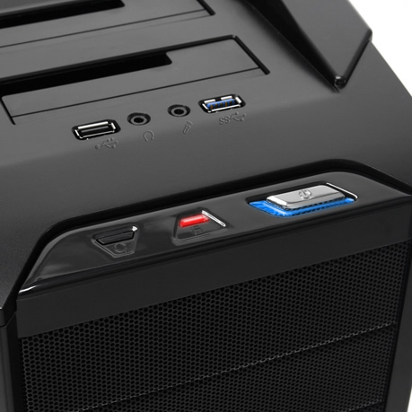 Immagine pubblicata in relazione al seguente contenuto: Thermaltake annuncia il case mid-tower V9 BlacX Edition | Nome immagine: news13828_3.jpg