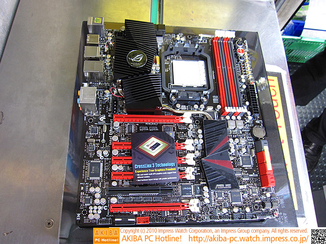 Immagine pubblicata in relazione al seguente contenuto: La motherboard ASUS Crosshair IV Extreme arriva sul mercato | Nome immagine: news13985_1.jpg