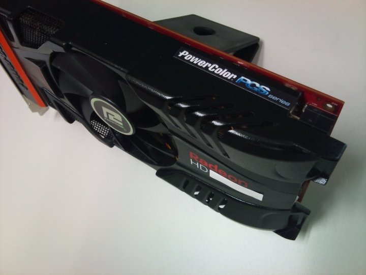 Immagine pubblicata in relazione al seguente contenuto: Prime foto di una video card Radeon HD 6800 PCS di PowerColor | Nome immagine: news14046_2.jpg