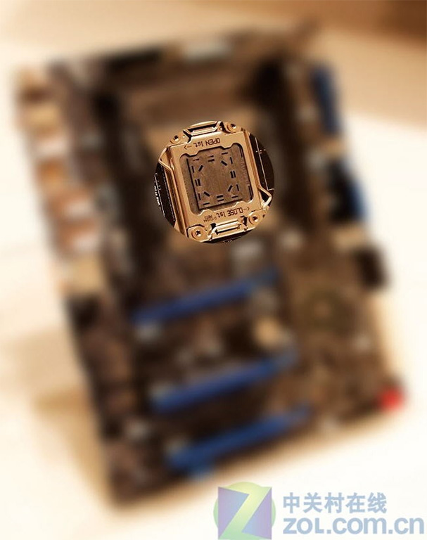 Immagine pubblicata in relazione al seguente contenuto: Foto di una motherboard per cpu high-end Intel con socket LGA-2011 | Nome immagine: news14473_1.jpg