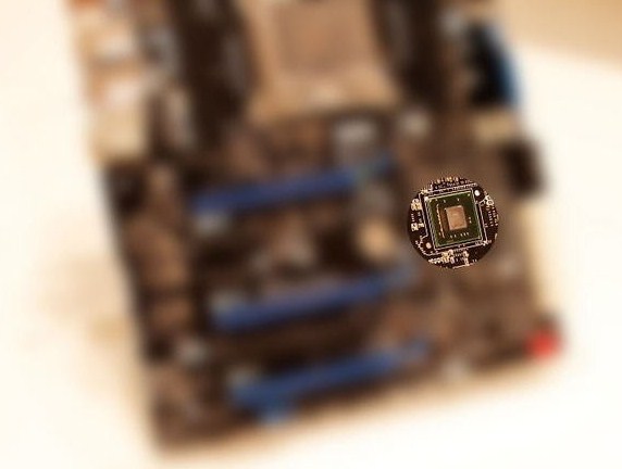 Media asset in full size related to 3dfxzone.it news item entitled as follows: Foto di una motherboard per cpu high-end Intel con socket LGA-2011 | Image Name: news14473_3.jpg