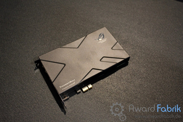 Immagine pubblicata in relazione al seguente contenuto: ASUS mostra la motherboard ROG Rampage III Black Edition | Nome immagine: news14756_3.jpg