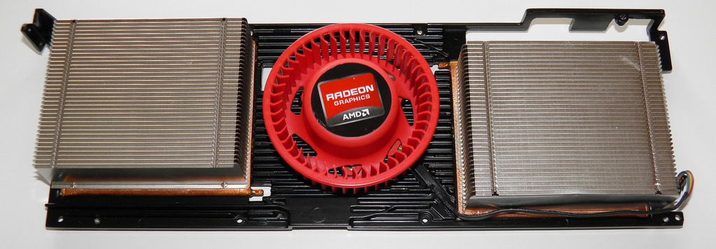 Media asset in full size related to 3dfxzone.it news item entitled as follows: AMD annuncia la video card dual-gpu Radeon HD 6990 | Image Name: news14784_5.jpg