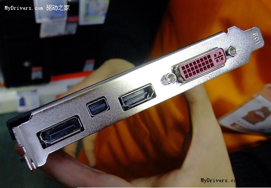 Immagine pubblicata in relazione al seguente contenuto: Sul mercato nipponico una Radeon HD 6850 single-slot by AFOX | Nome immagine: news14844_3.jpg