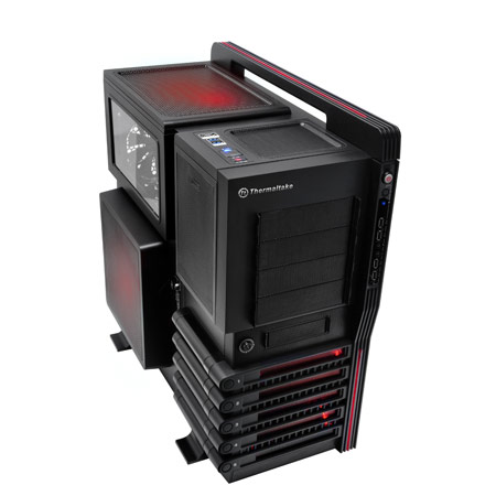 Immagine pubblicata in relazione al seguente contenuto: Thermaltake presenta il case gaming-oriented Level 10 GT | Nome immagine: news14853_1.jpg