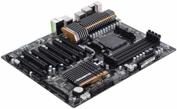 Immagine pubblicata in relazione al seguente contenuto: NVIDIA SLI su mobo con chipset AMD 9: in arrivo un driver update | Nome immagine: news15216_1.jpg
