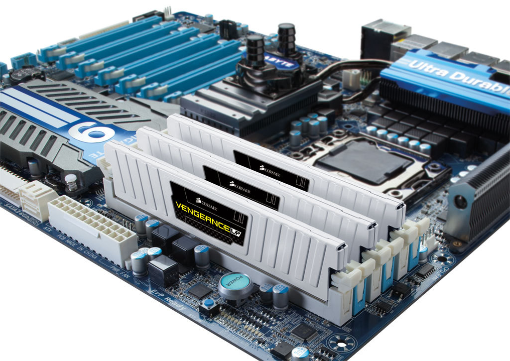 Immagine pubblicata in relazione al seguente contenuto: Corsair lancia le memorie DDR3 @ 1600Mhz White Vengeance LP | Nome immagine: news15488_2.jpg