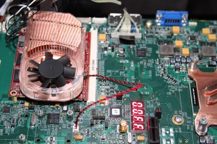 Immagine pubblicata in relazione al seguente contenuto: AMD mostra la sua prima gpu a 28nm mentre esegue DiRT 3 | Nome immagine: news15679_2.jpg