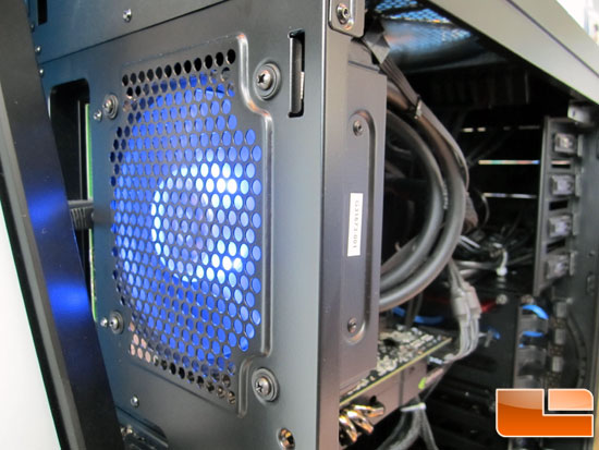 Immagine pubblicata in relazione al seguente contenuto: Intel mostra il cooler a liquido RTS2011LC per Sandy Bridge E | Nome immagine: news15681_5.jpg