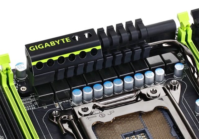 Immagine pubblicata in relazione al seguente contenuto: Foto della motherboard G1.Assasin 2 di Gigabyte per LGA-2011 | Nome immagine: news15891_2.jpg