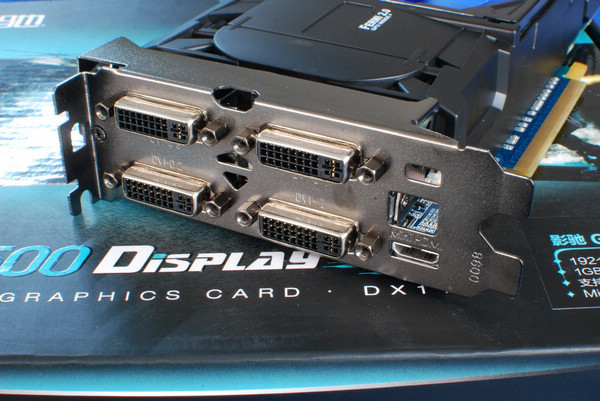 Immagine pubblicata in relazione al seguente contenuto: Prime foto della card GeForce GTX 550 Ti Display4 di Galaxy | Nome immagine: news16103_2.jpg