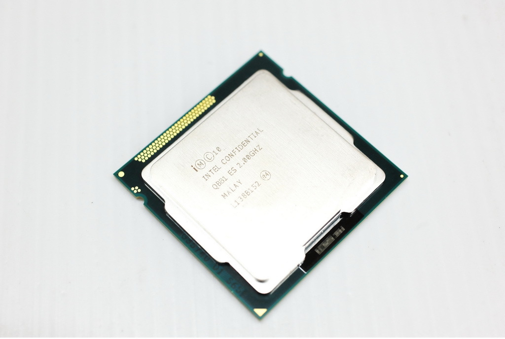 Immagine pubblicata in relazione al seguente contenuto: Foto e benchmark di un processore Ivy Bridge di Intel | Nome immagine: news16118_1.jpg
