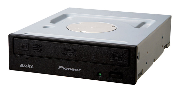 Immagine pubblicata in relazione al seguente contenuto: Da Pioneer il burner BDR-207JBK che scrive a 6x i BD quad-layer | Nome immagine: news16308_1.jpg