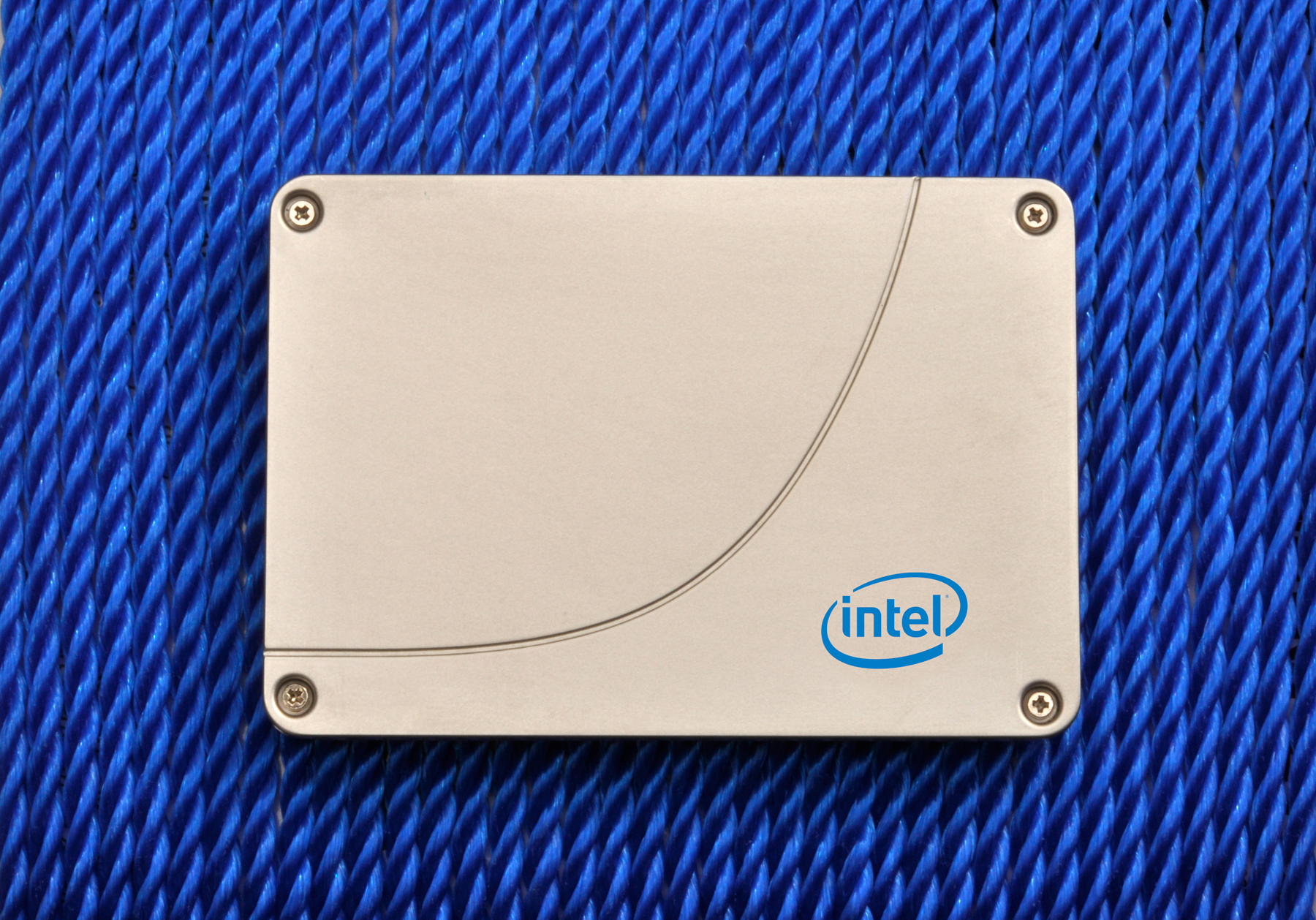 Immagine pubblicata in relazione al seguente contenuto: Intel annuncia i drive a stato solido consumer oriented SSD 520 | Nome immagine: news16596_1.jpg