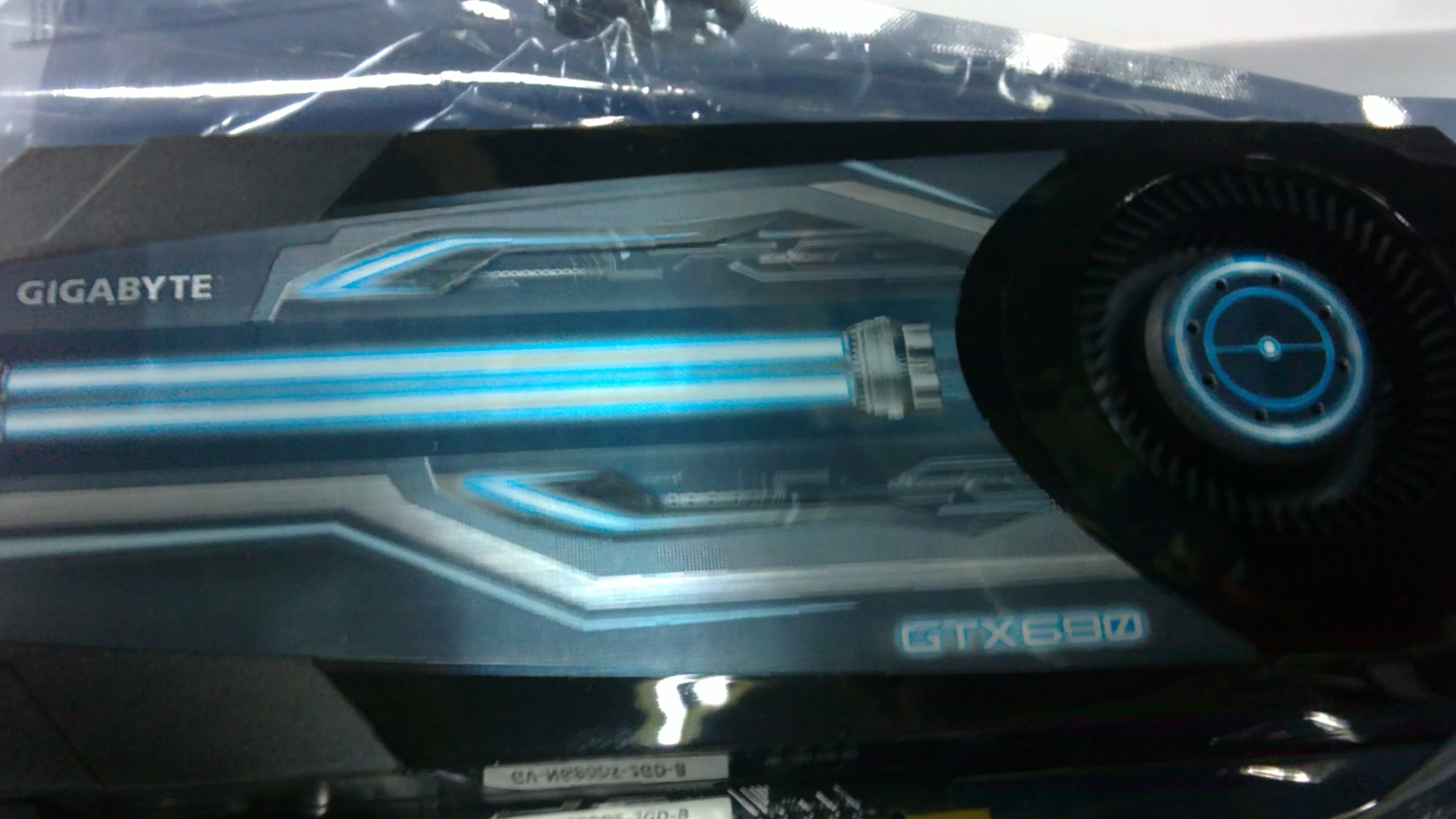 Immagine pubblicata in relazione al seguente contenuto: Prime foto della video card GeForce GTX 680 di GIGABYTE | Nome immagine: news16841_2.jpg