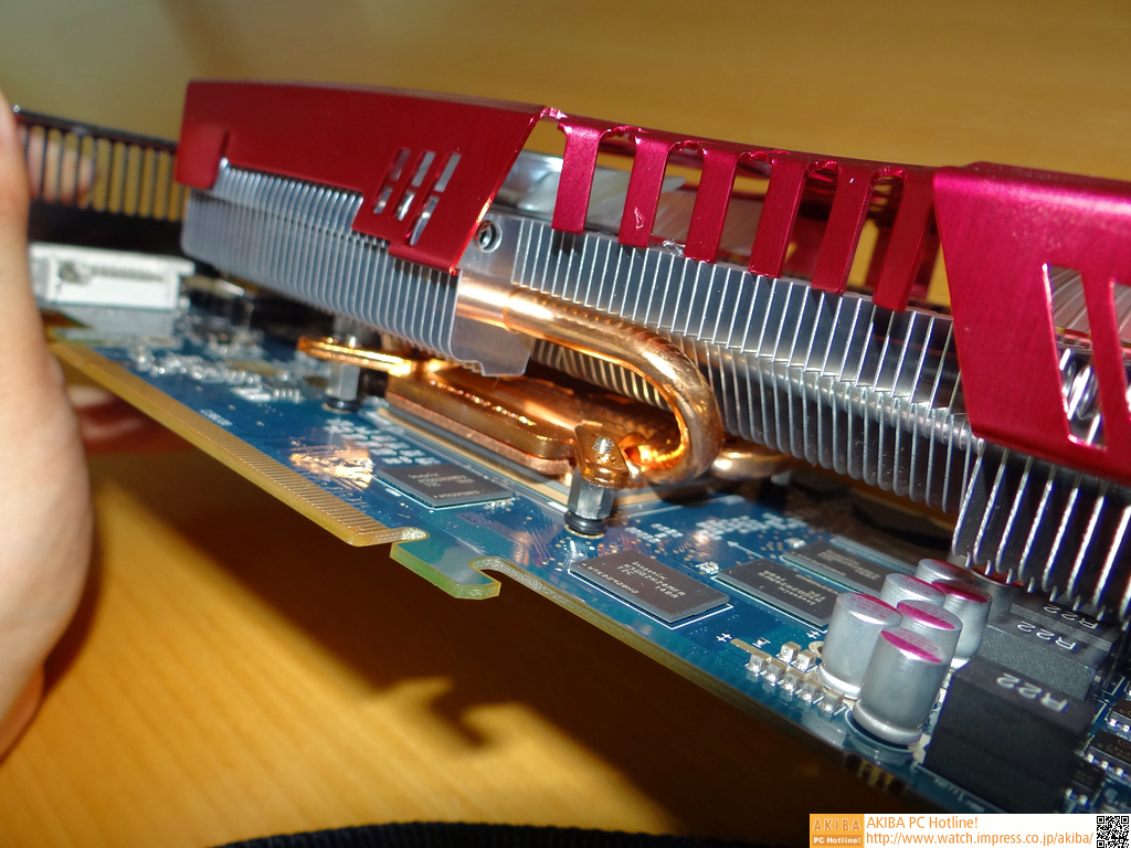 Immagine pubblicata in relazione al seguente contenuto: Foto della Radeon HD 7950 di Zalman con cooler VGA VF3000 | Nome immagine: news16893_2.jpg