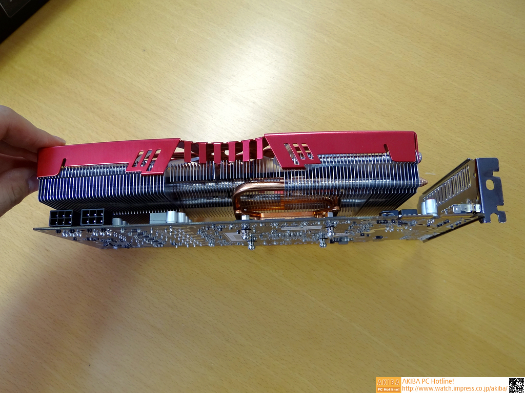 Immagine pubblicata in relazione al seguente contenuto: Foto della Radeon HD 7950 di Zalman con cooler VGA VF3000 | Nome immagine: news16893_4.jpg