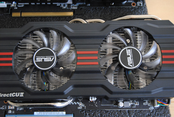 Immagine pubblicata in relazione al seguente contenuto: ASUS aggiorna il cooler della Radeon HD 7870 Direct CU II | Nome immagine: news17057_3.jpg