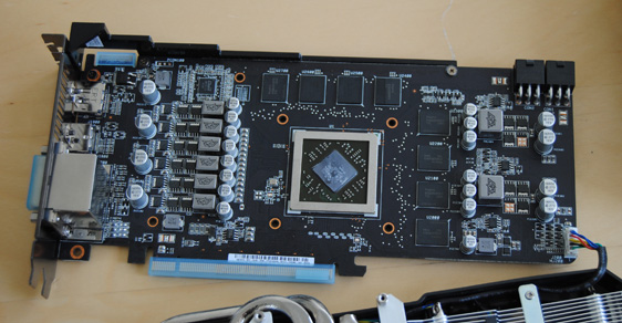 Immagine pubblicata in relazione al seguente contenuto: ASUS aggiorna il cooler della Radeon HD 7870 Direct CU II | Nome immagine: news17057_4.jpg