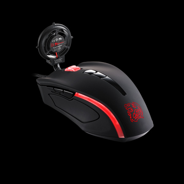 Immagine pubblicata in relazione al seguente contenuto: Tt eSPORTS lancia il gaming mouse BLACK Element Cyclone | Nome immagine: news17284_2.jpg