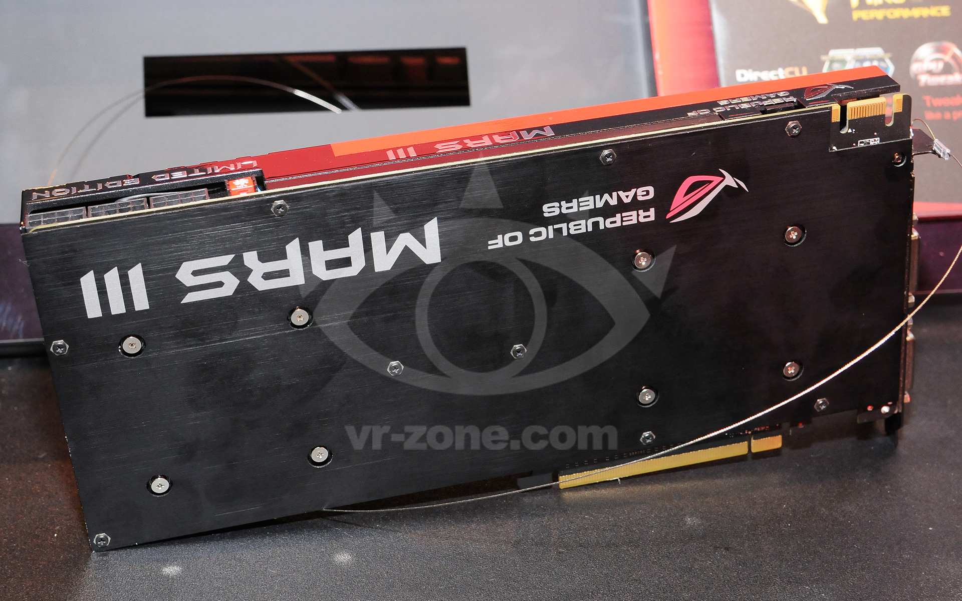 Immagine pubblicata in relazione al seguente contenuto: ASUS esibisce la video card dual-gpu ROG MARS III Dual GTX 680 | Nome immagine: news17386_2.jpg