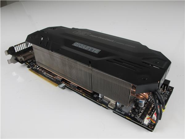 Immagine pubblicata in relazione al seguente contenuto: Foto della card Radeon HD 7970 Super Overclock di Gigabyte | Nome immagine: news17582_1.jpg