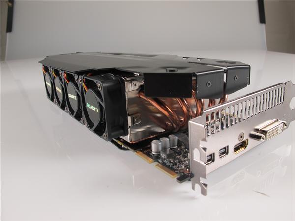 Media asset in full size related to 3dfxzone.it news item entitled as follows: Foto della card Radeon HD 7970 Super Overclock di Gigabyte | Image Name: news17582_4.jpg