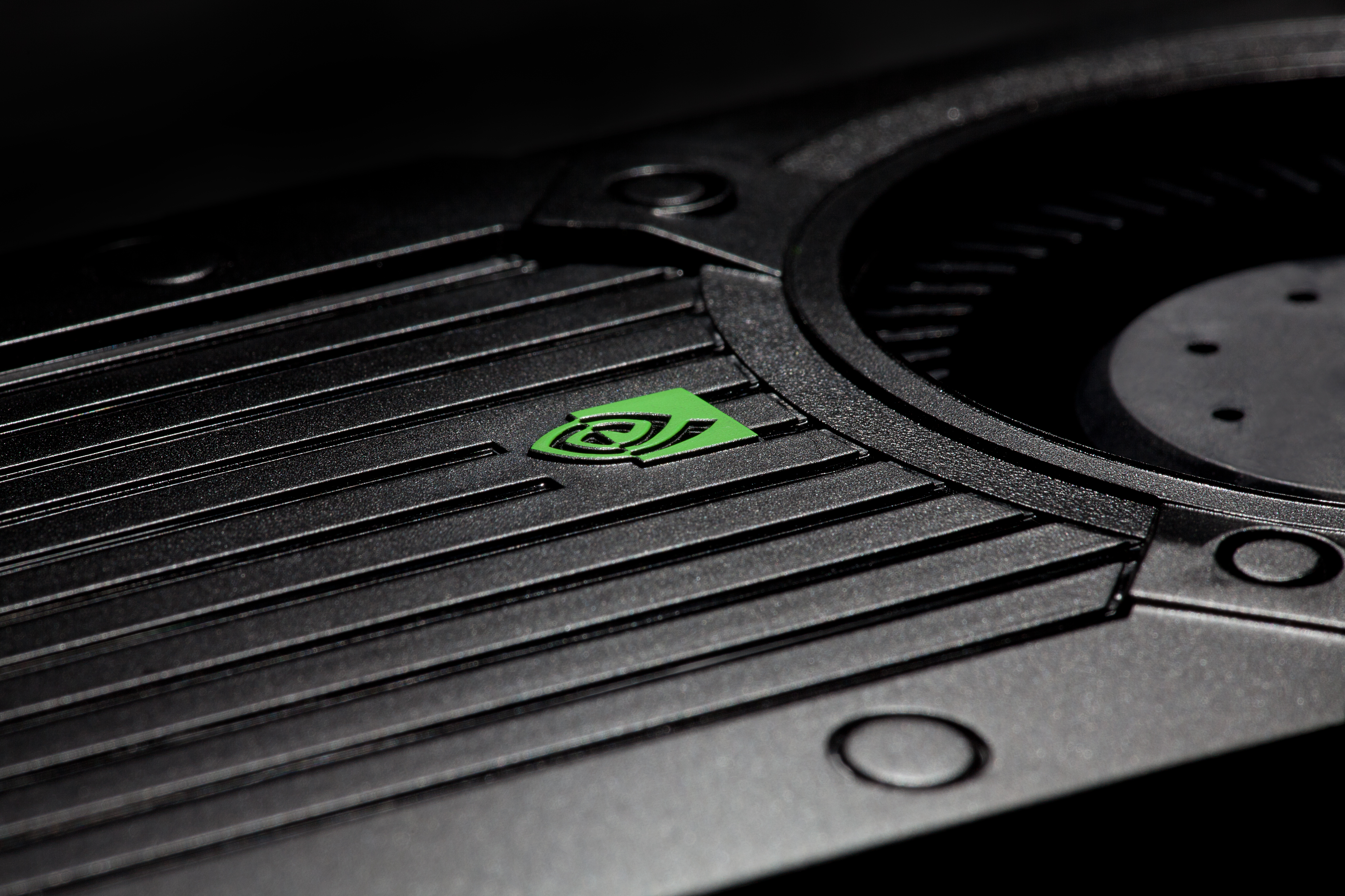 Immagine pubblicata in relazione al seguente contenuto: Una nuova Kepler da NVIDIA: annunciata la GeForce GTX 660 Ti | Nome immagine: news17845_GeForce-GTX-660-Ti_11.jpg