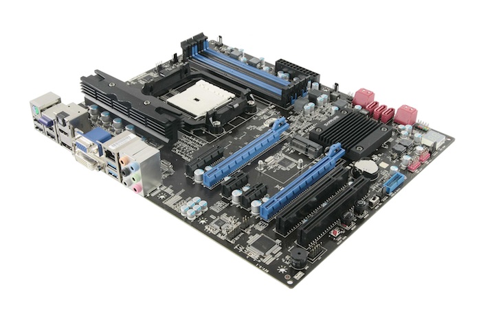 Media asset in full size related to 3dfxzone.it news item entitled as follows: SAPPHIRE lancia la motherboard Pure Platinum A85XT | Image Name: news18159_SAPPHIRE-PURE-PLATINUM-A85X_1.jpg